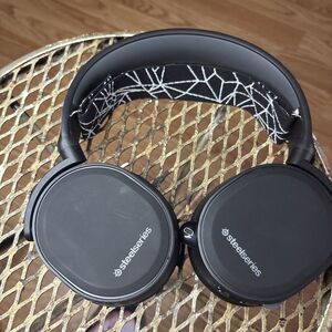 SteelSeries Arctis 7 Black Lag-Free Wireless Gaming Headset Used (No Receiver)